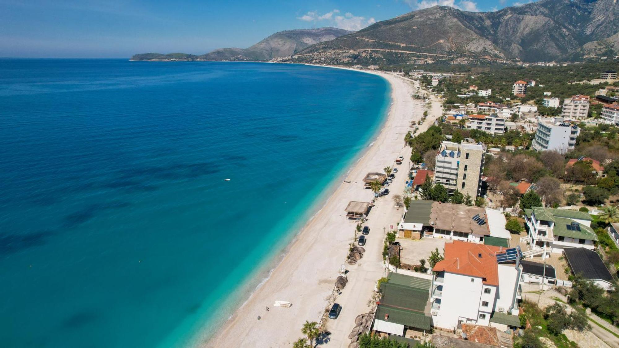 Hotel Take Borsh Εξωτερικό φωτογραφία