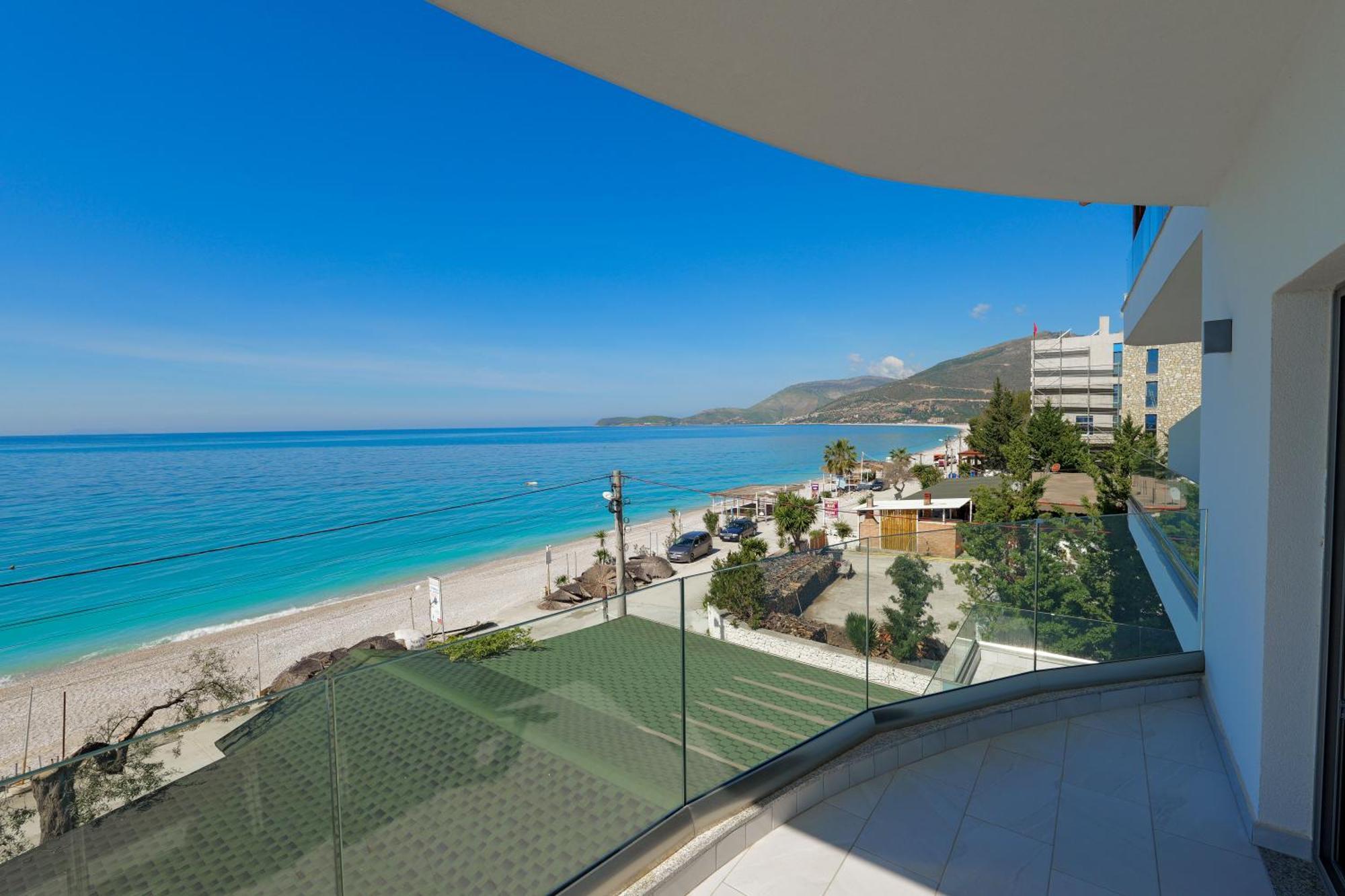 Hotel Take Borsh Εξωτερικό φωτογραφία