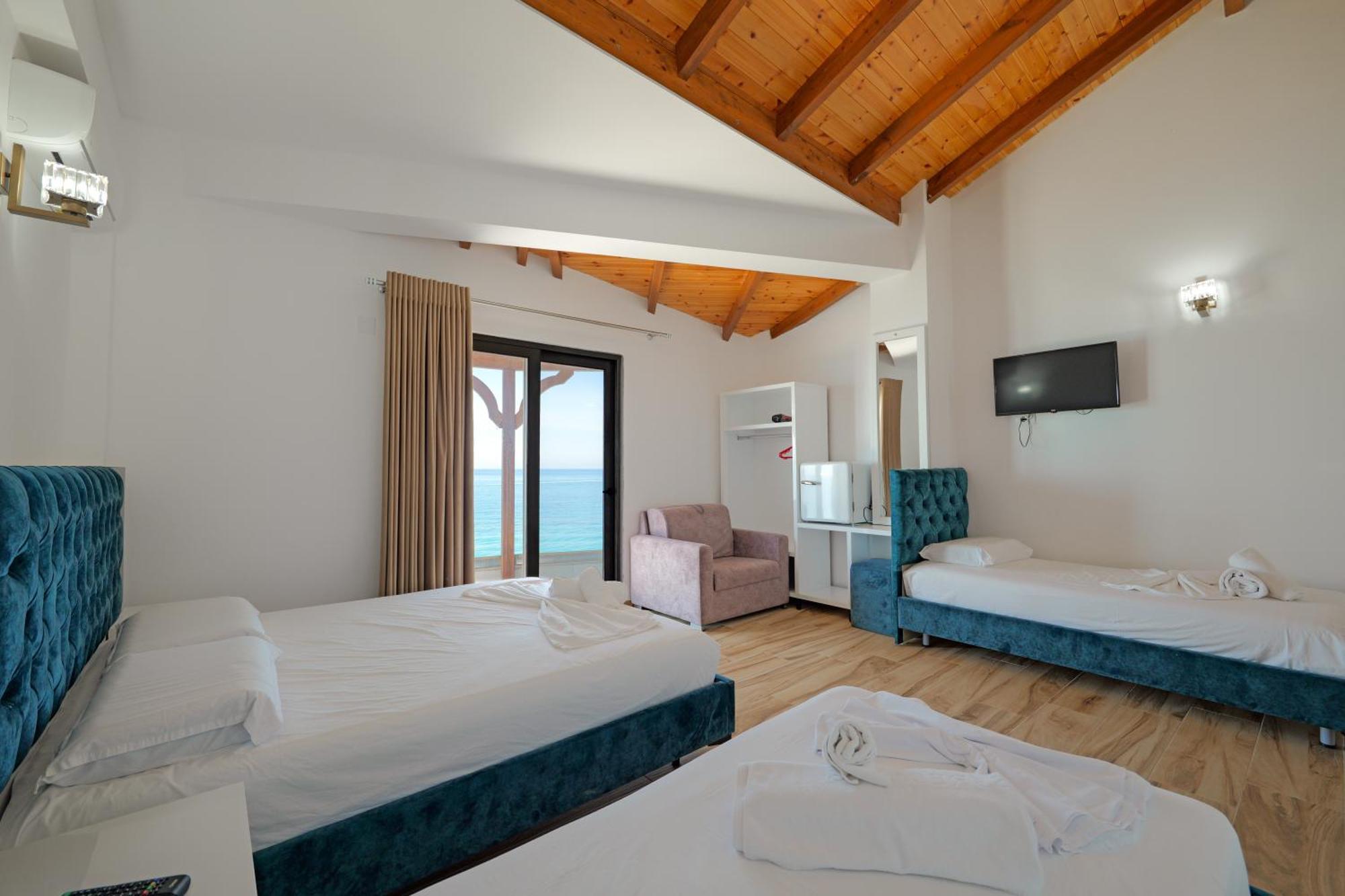 Hotel Take Borsh Εξωτερικό φωτογραφία