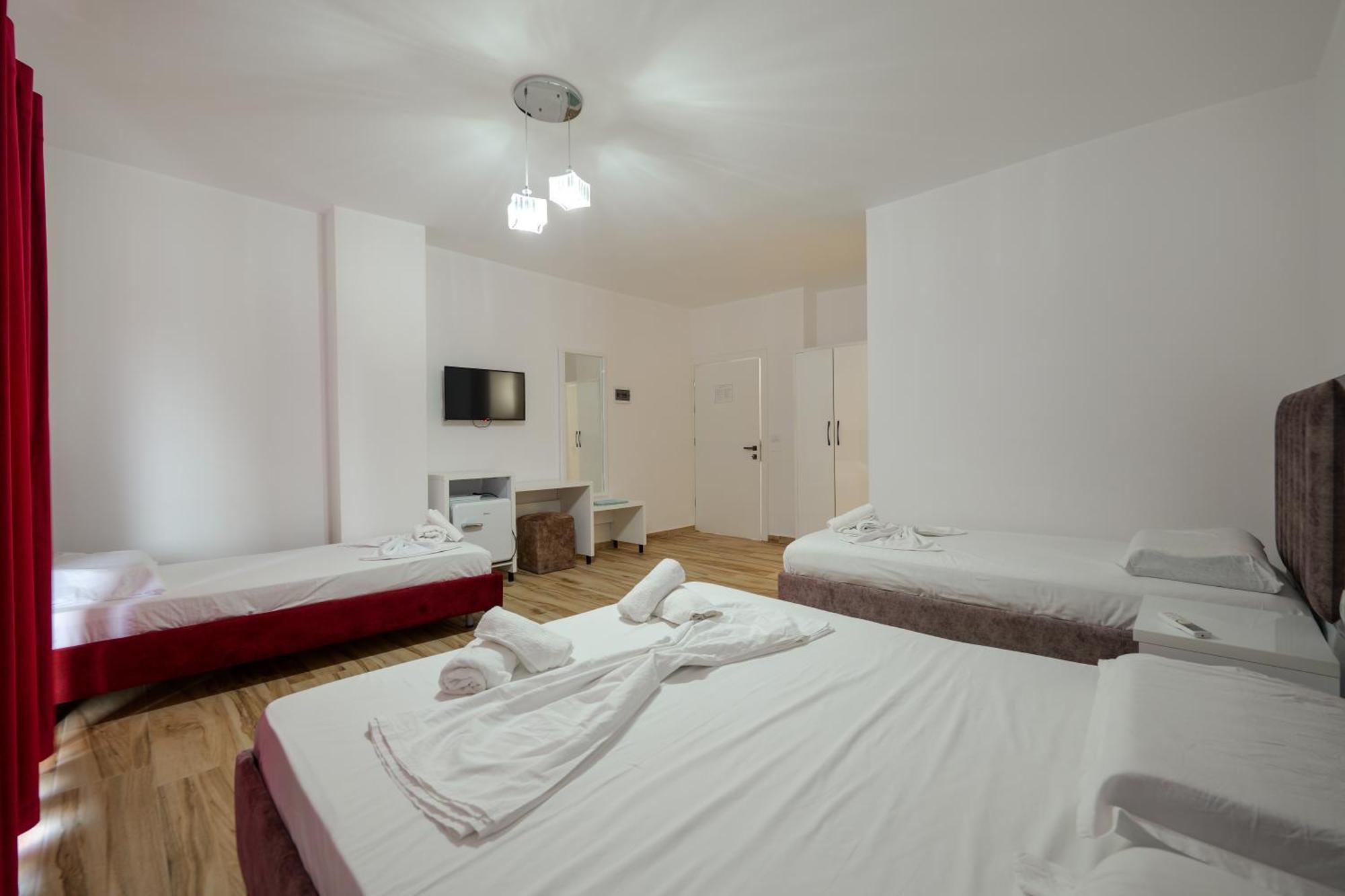 Hotel Take Borsh Εξωτερικό φωτογραφία