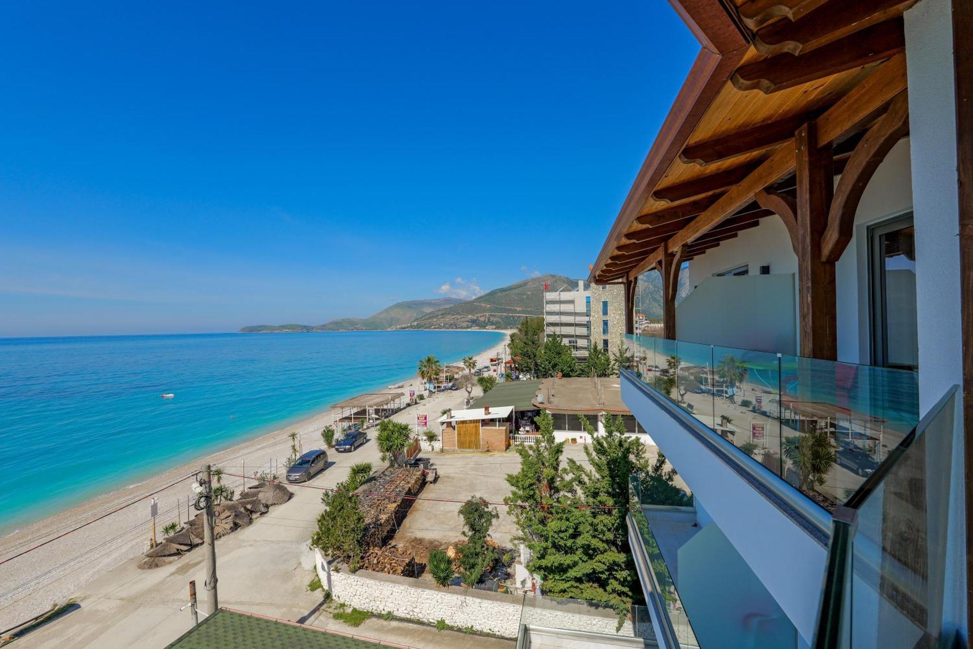 Hotel Take Borsh Εξωτερικό φωτογραφία