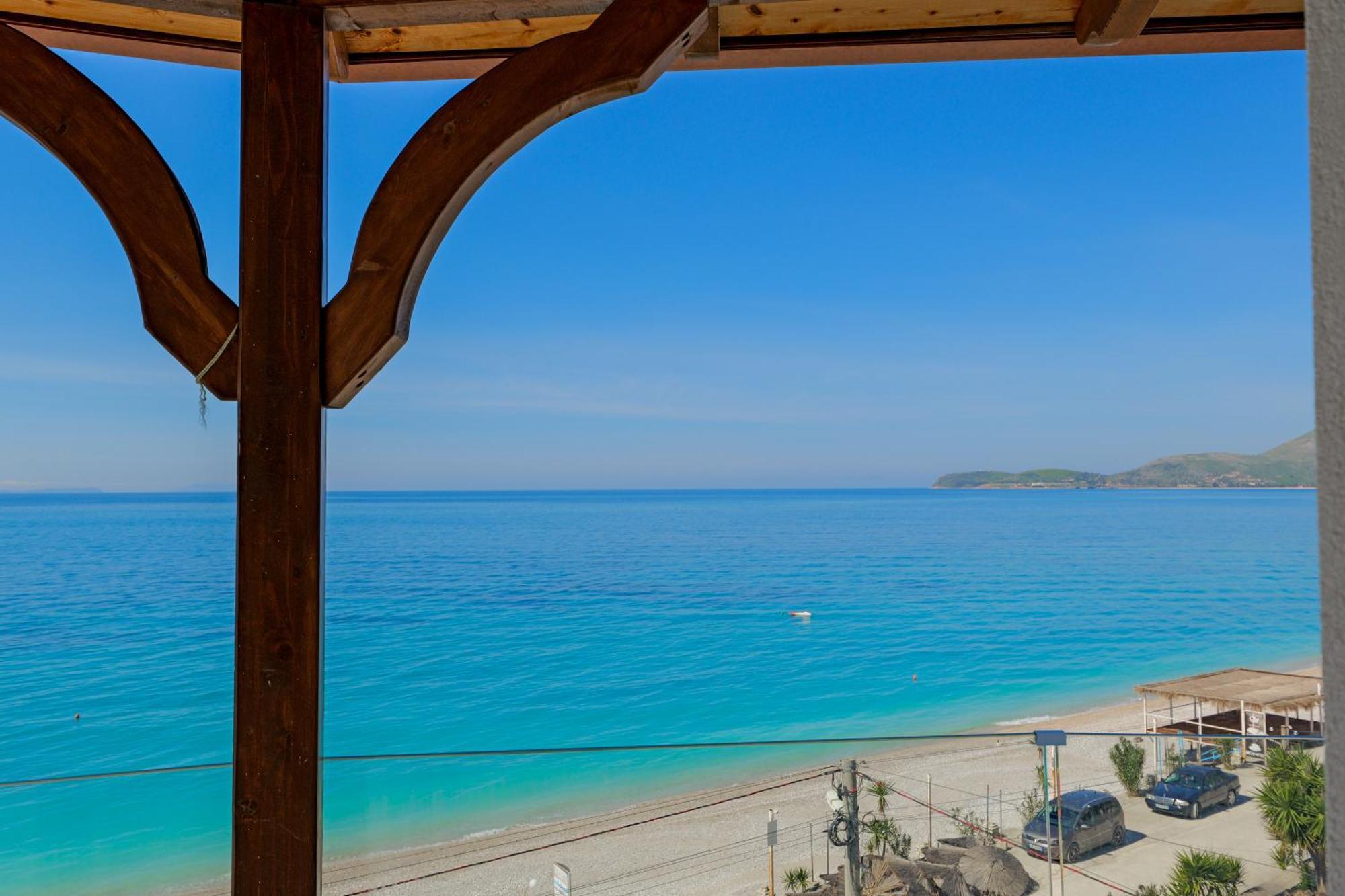 Hotel Take Borsh Εξωτερικό φωτογραφία