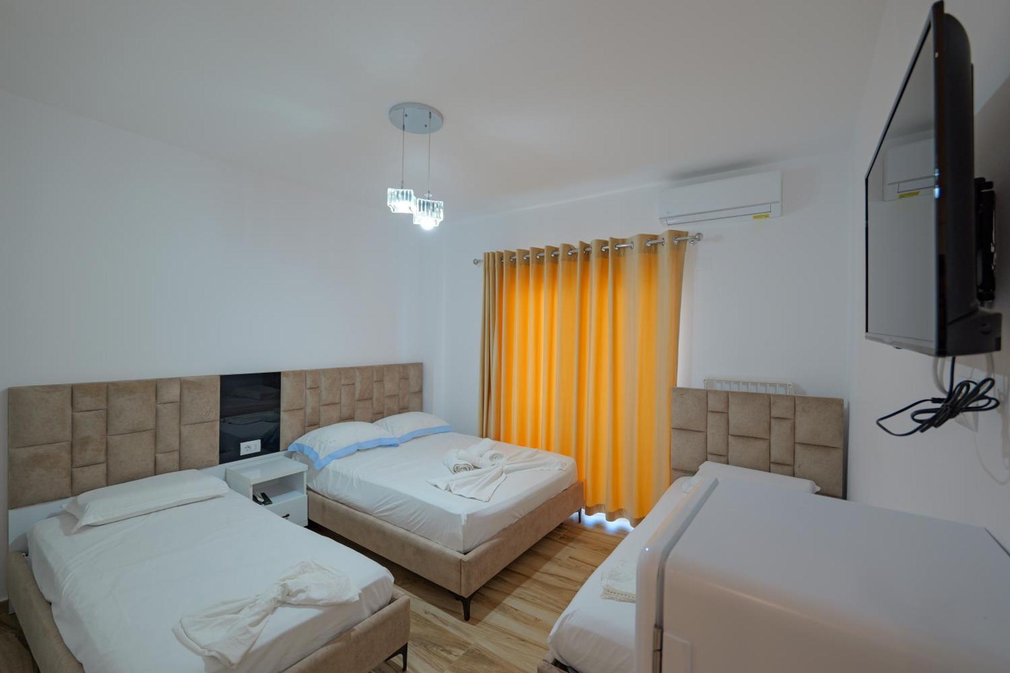 Hotel Take Borsh Εξωτερικό φωτογραφία