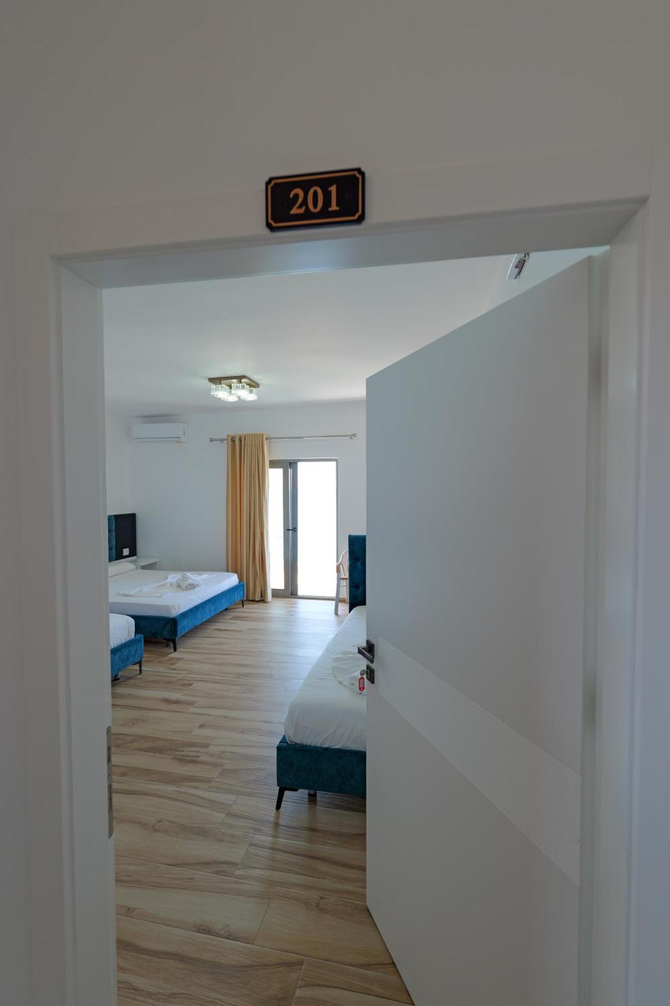 Hotel Take Borsh Εξωτερικό φωτογραφία