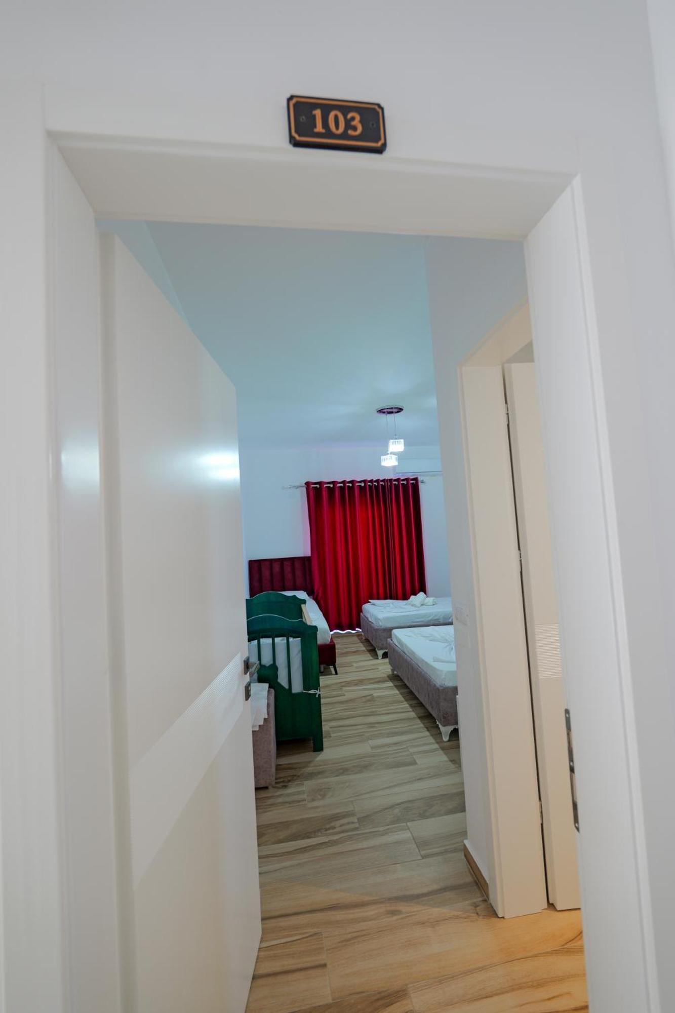Hotel Take Borsh Εξωτερικό φωτογραφία