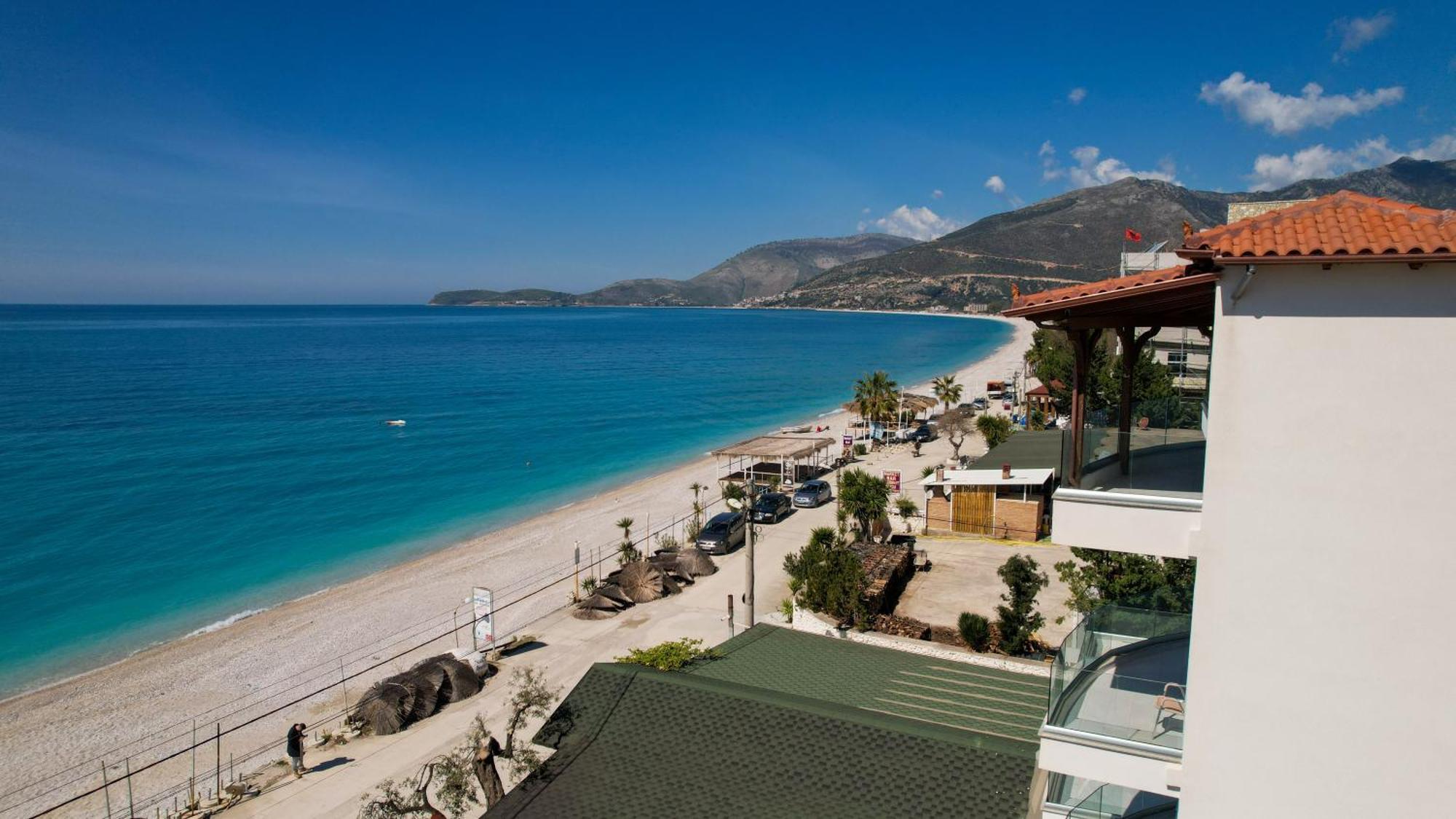 Hotel Take Borsh Εξωτερικό φωτογραφία
