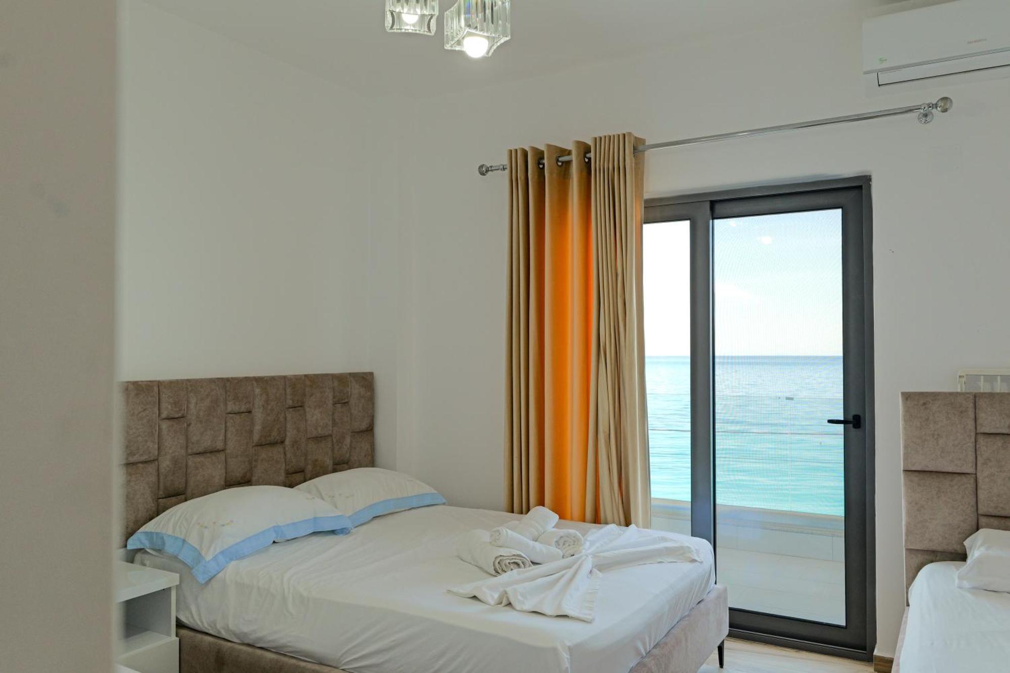 Hotel Take Borsh Εξωτερικό φωτογραφία