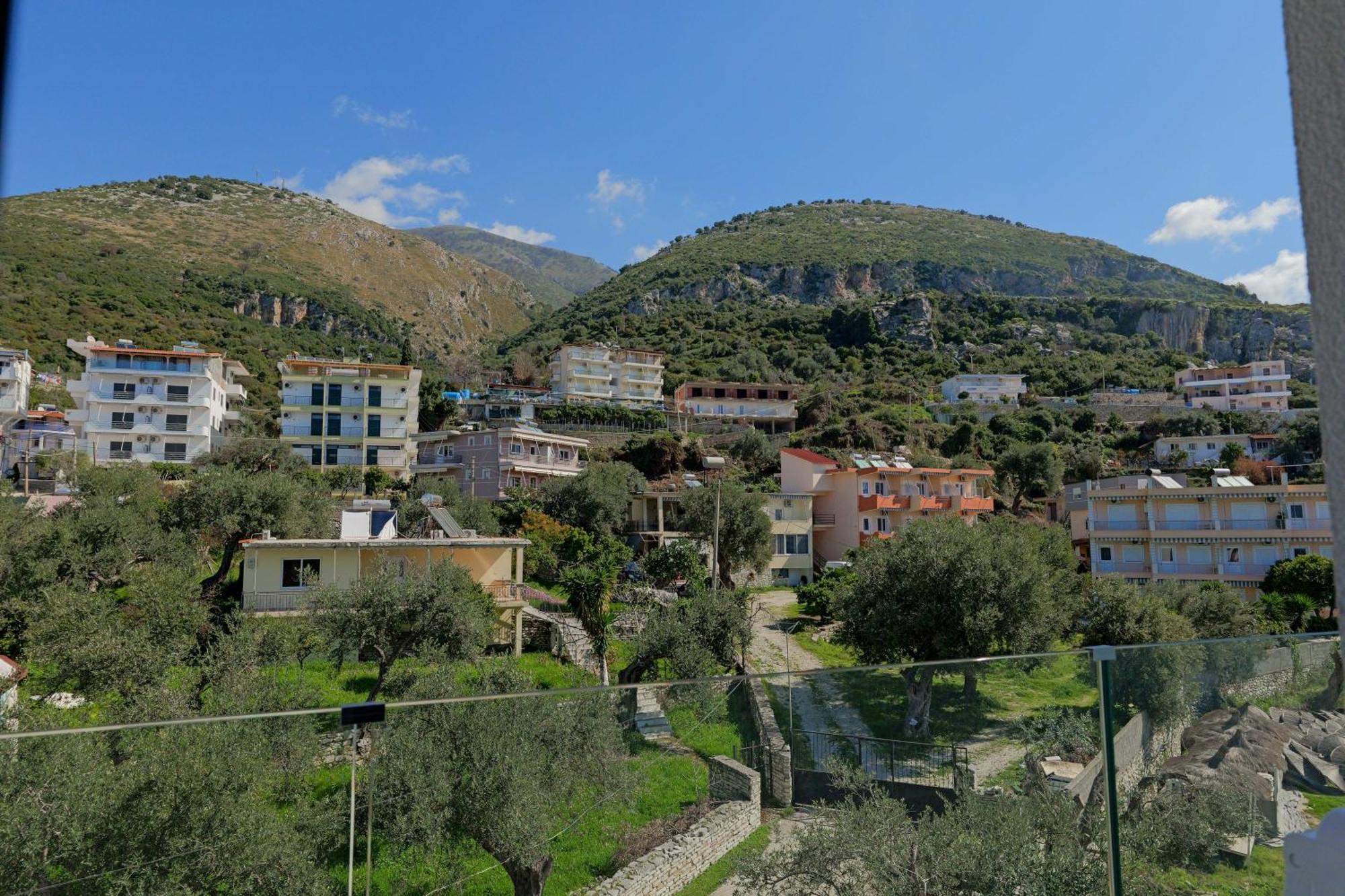 Hotel Take Borsh Εξωτερικό φωτογραφία